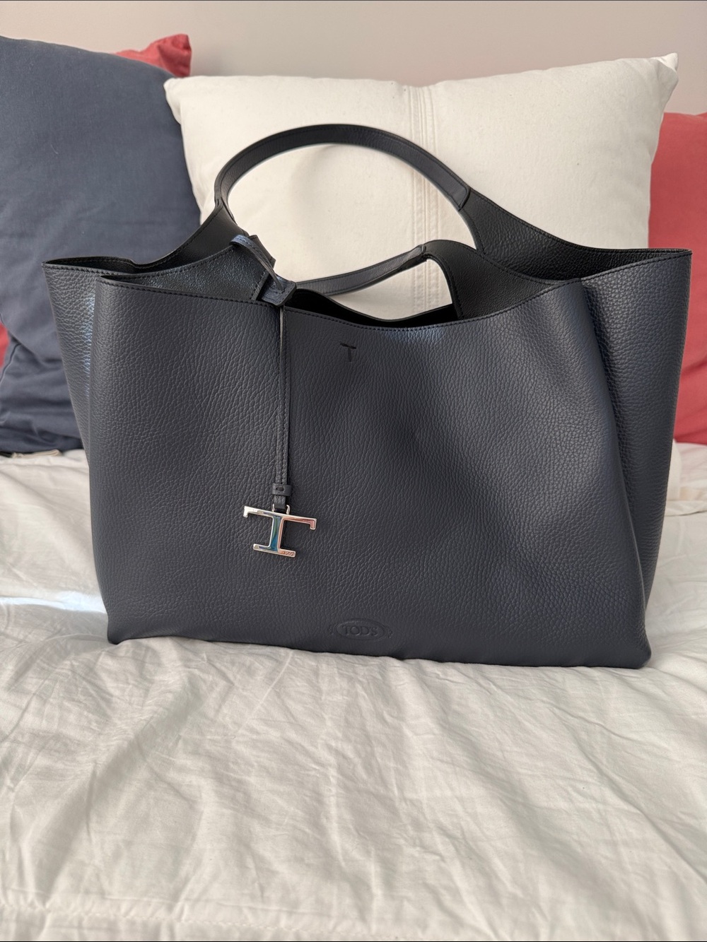 Tod's Medium Apa Leather Tote Navy-Black